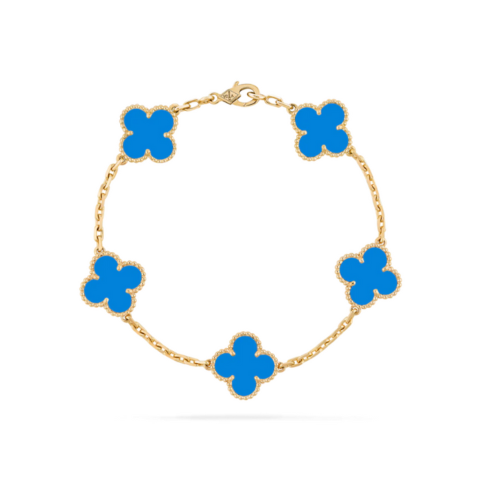 Elegant klaver armband met klavertje vier, symboliseert geluk. Geschikt voor dagelijks gebruik en formele gelegenheden.