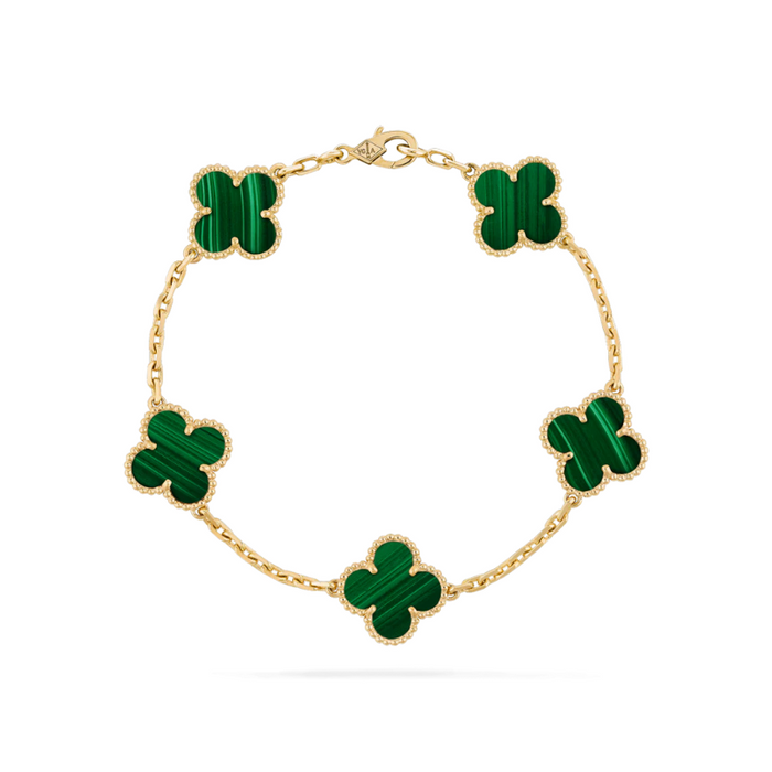 Elegant klaver armband met klavertje vier, symboliseert geluk. Geschikt voor dagelijks gebruik en formele gelegenheden.