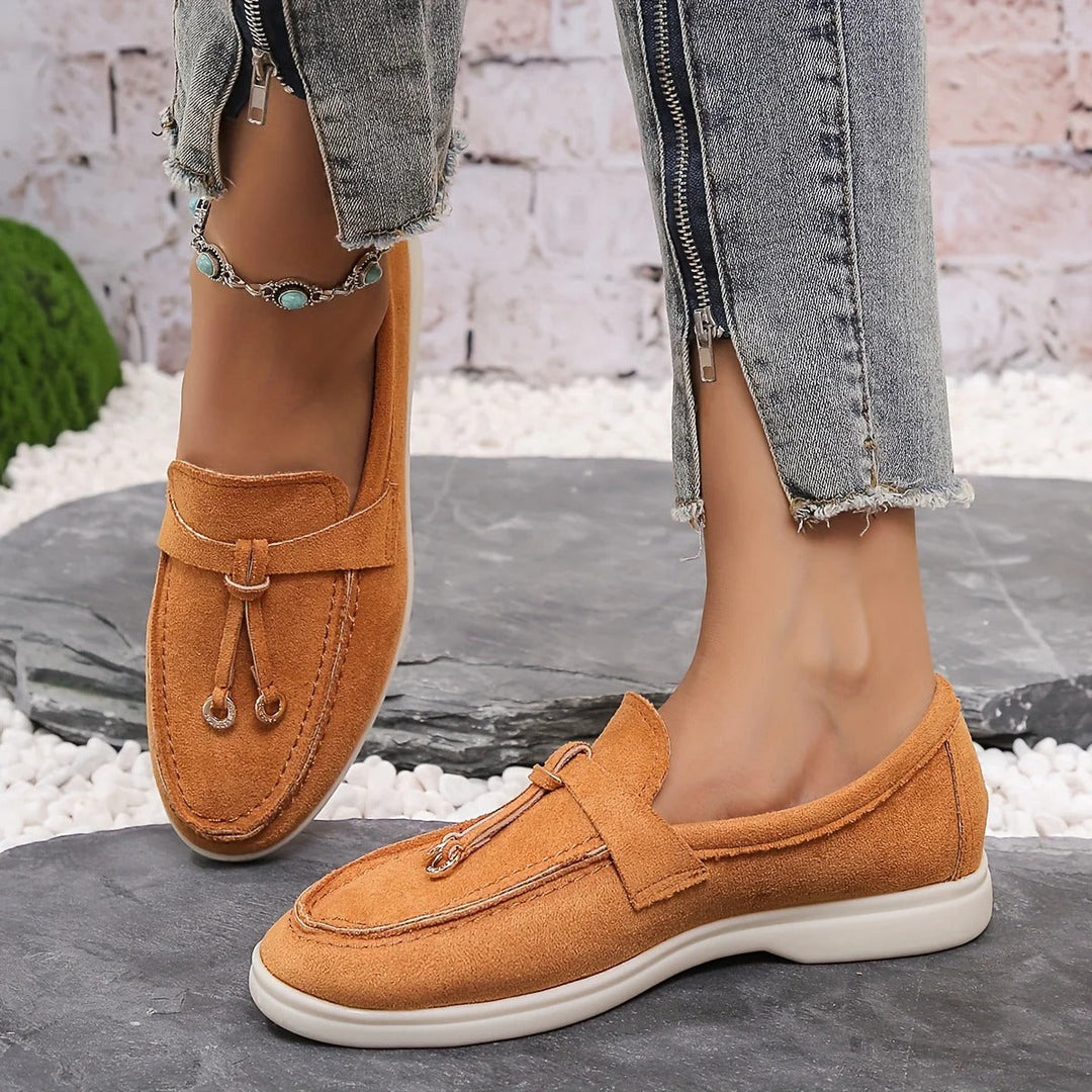 Elegante comfortabele dames loafers in beige, bruin en zwart, perfect voor veelzijdige elegante stijl en luxueus comfort.