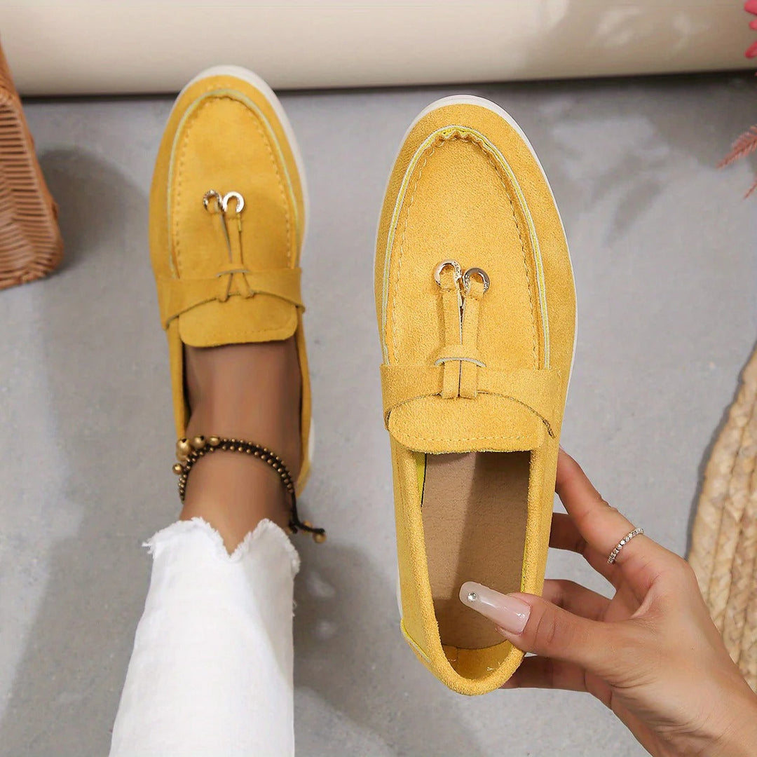Elegante comfortabele dames loafers in beige, bruin en zwart, perfect voor veelzijdige elegante stijl en luxueus comfort.