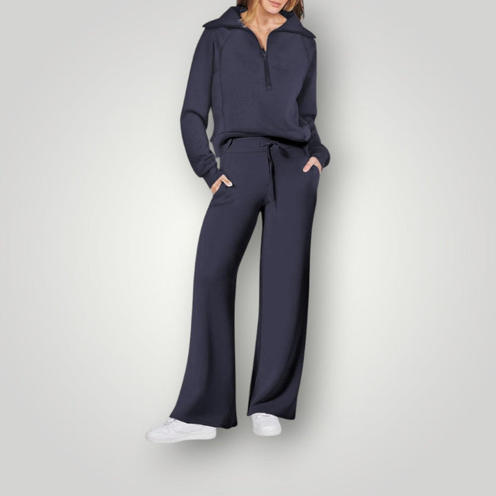 "Elegante dames loungewear set met oversized trui en joggingbroek in zachte neutrale tinten voor ultiem comfort thuis."