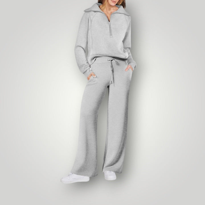 "Elegante dames loungewear set met oversized trui en joggingbroek in zachte neutrale tinten voor ultiem comfort thuis."
