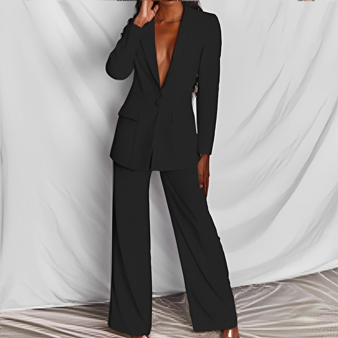 "Elegante dames set van pantalon en blazer met strak design voor moderne uitstraling en tijdloze kledingstijl."