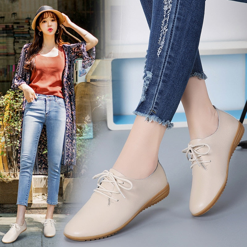 "Elegante damesnette schoen, beige, verfijnd design, comfortabele pasvorm, ideaal voor kantoor of avondje uit."