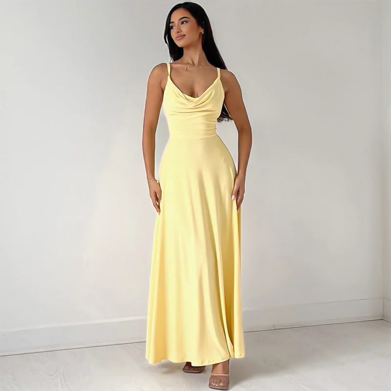 "Elegante Dione Maxi Jurk met V-hals, getailleerde slanke pasvorm, milieuvriendelijk gerecycled materiaal, geschikt voor elke