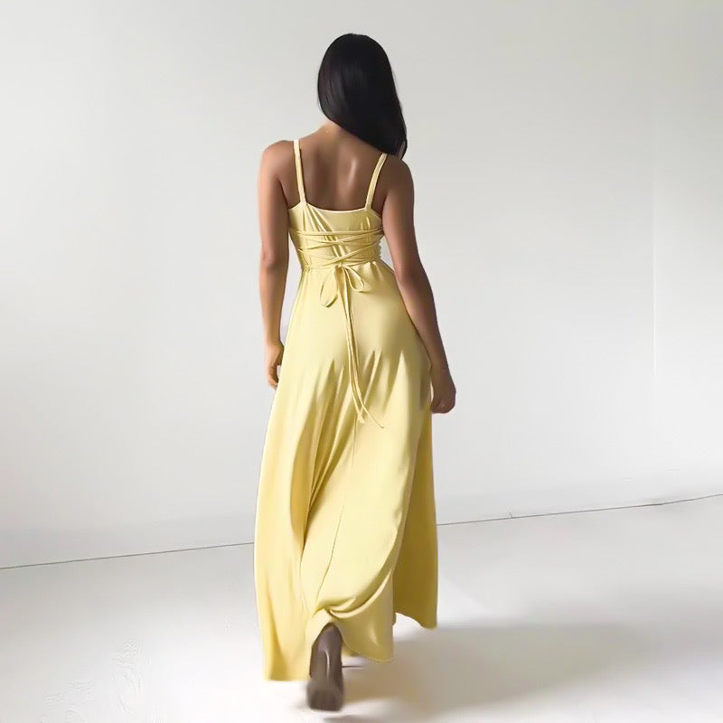 "Elegante Dione Maxi Jurk met V-hals, getailleerde slanke pasvorm, milieuvriendelijk gerecycled materiaal, geschikt voor elke