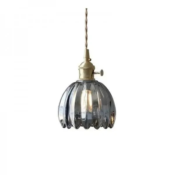 "Elegante glazen bloemvormige hanglamp met modern design en sfeervol licht, E27 fitting, in amberkleur."