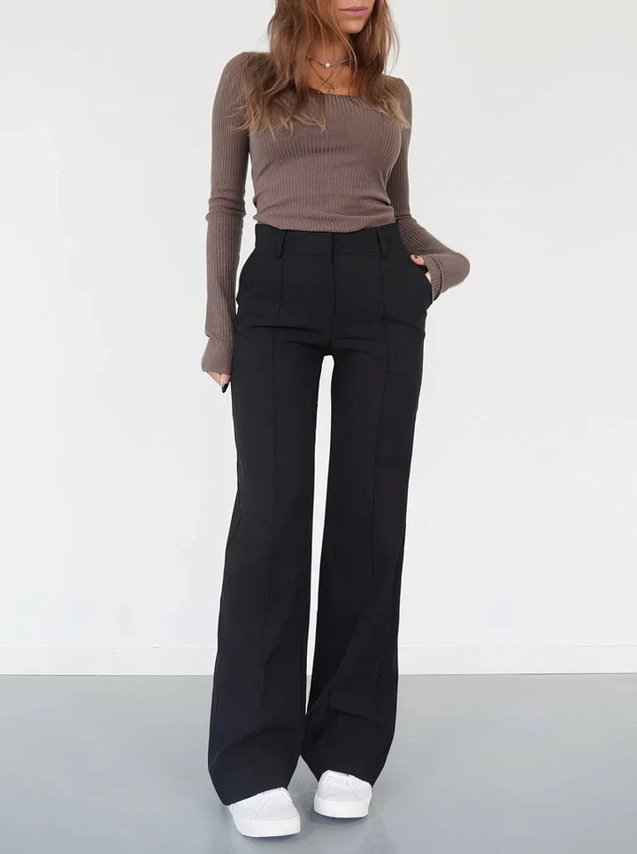 "Elegante grijze damesbroek met slim-fit en wijde pijpen van duurzame polyester voor zowel casual als formele looks."