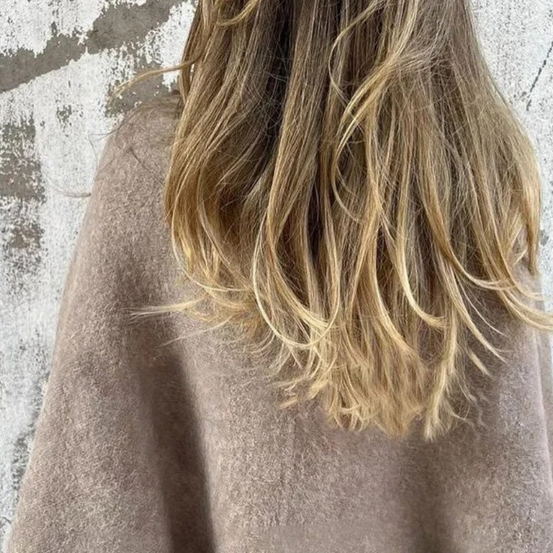 "Elegante halflange damesjas met stijlvolle snit, ideaal voor vrijetijdslook en comfort, gemaakt van hoogwaardige materialen.