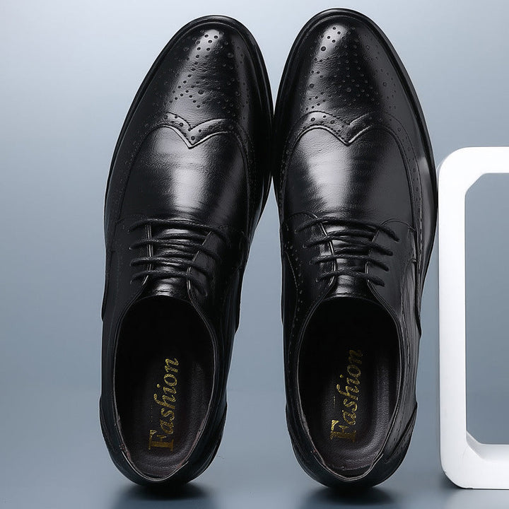 "Elegante handgemaakte kalfslederen schoenen, bruin, voor heren; stijlvol en comfortabel met duurzame afwerking."
