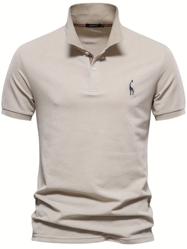 "Elegante heren polo in beige, blauw en bordeaux rood met hoogwaardige afwerking, perfecte balans tussen stijl en comfort."