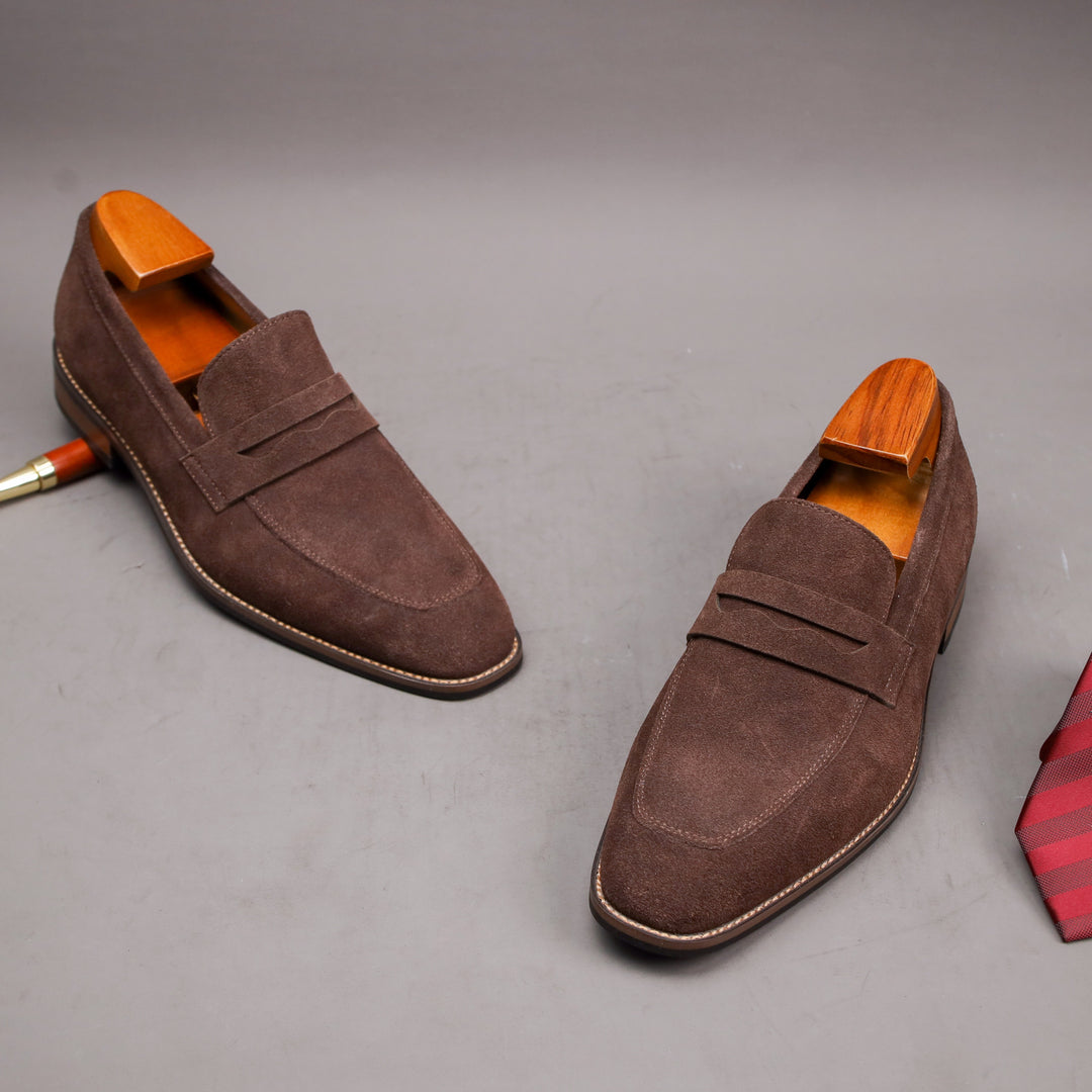 "Elegante herenschoenen in echt suède met slip-on design, comfortabele binnenzool en flexibele rubberen zool voor stabiliteit