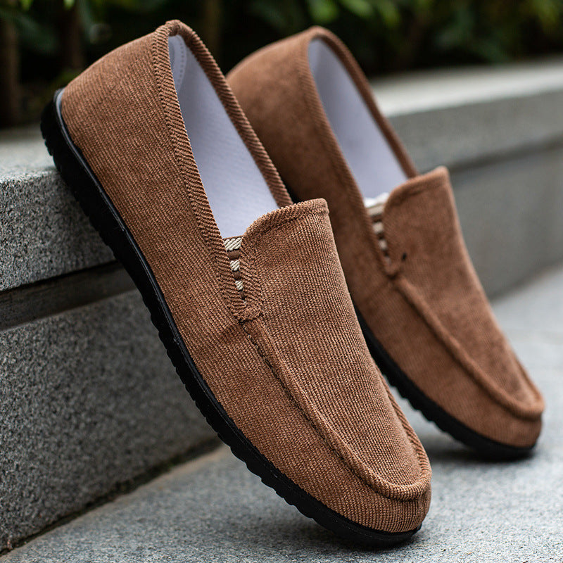 "Elegante herenschoenen loafers in bruin, lichtgewicht met klassiek design; casual en comfortabel voor dagelijks gebruik."