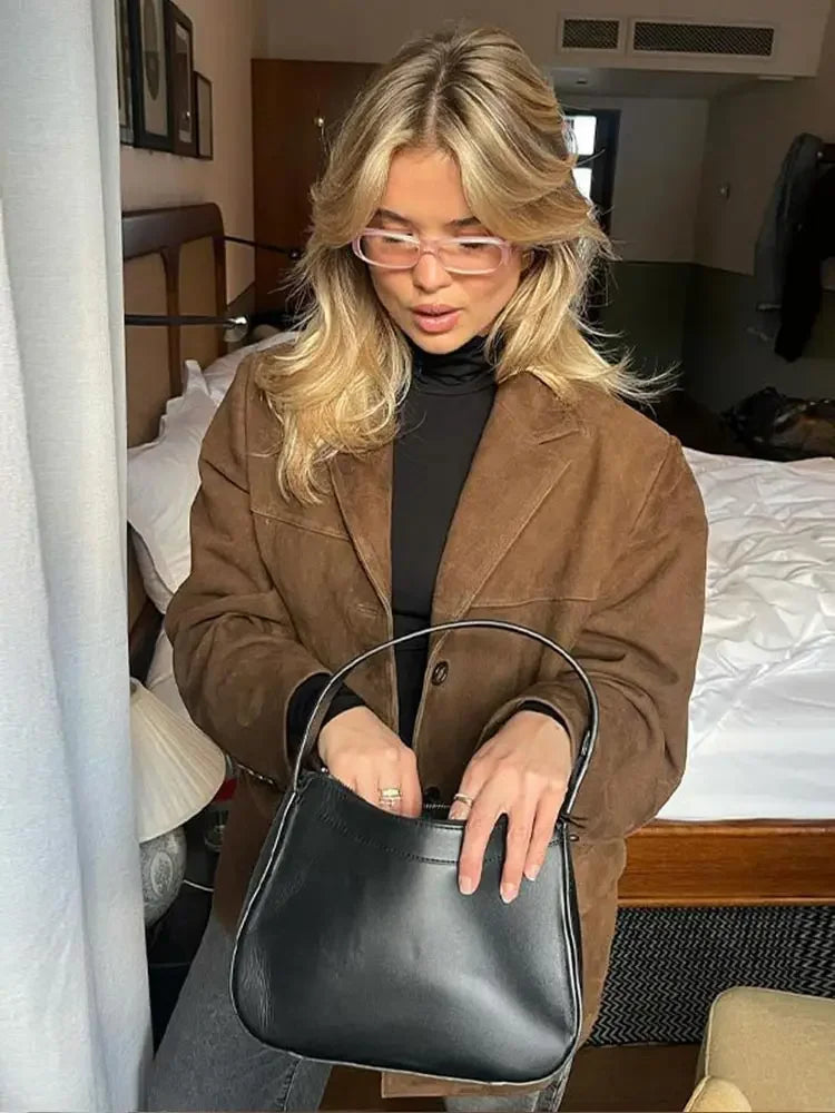 "Elegante herfstjas heren in warme herfsttinten, beschikbaar in M-L, stijlvol en comfortabel voor elke gelegenheid."