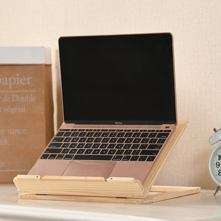 "Elegante houten boekenstandaard; multifunctioneel voor boeken, tablets en laptops; duurzame, stijlvolle afwerking."