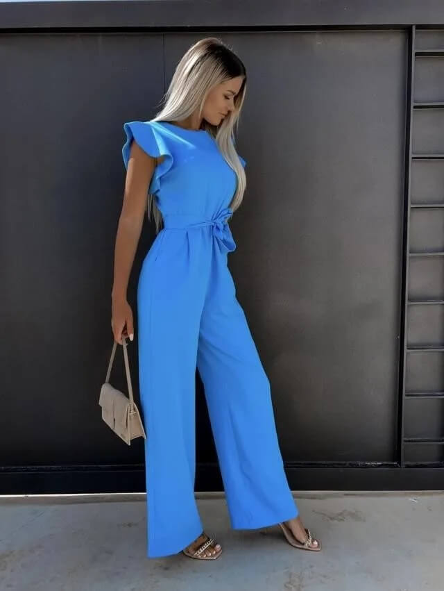 "Elegante jumpsuit met vlindermouwen en brede pijpen, combineert stijl en comfort voor dames, ideaal voor elke gelegenheid."