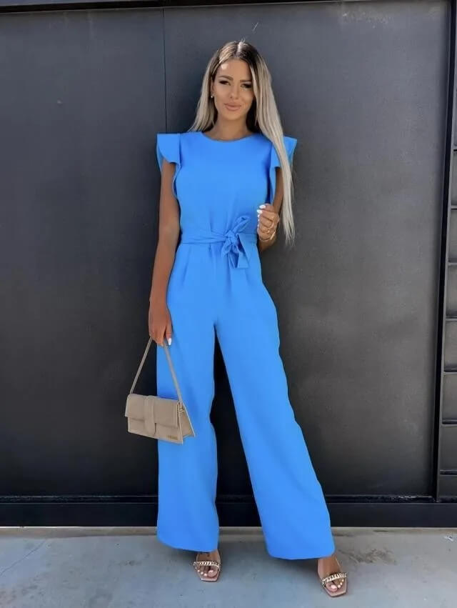 "Elegante jumpsuit met vlindermouwen en brede pijpen, combineert stijl en comfort voor dames, ideaal voor elke gelegenheid."