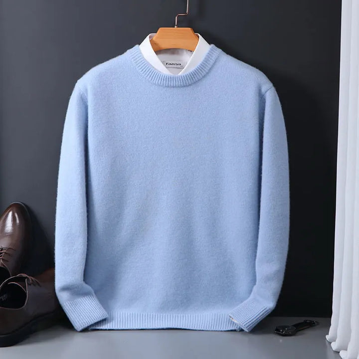 "Elegante kasjmier trui voor heren, tijdloze stijl, zachte textuur, slank silhouet, ideaal voor elke gelegenheid."