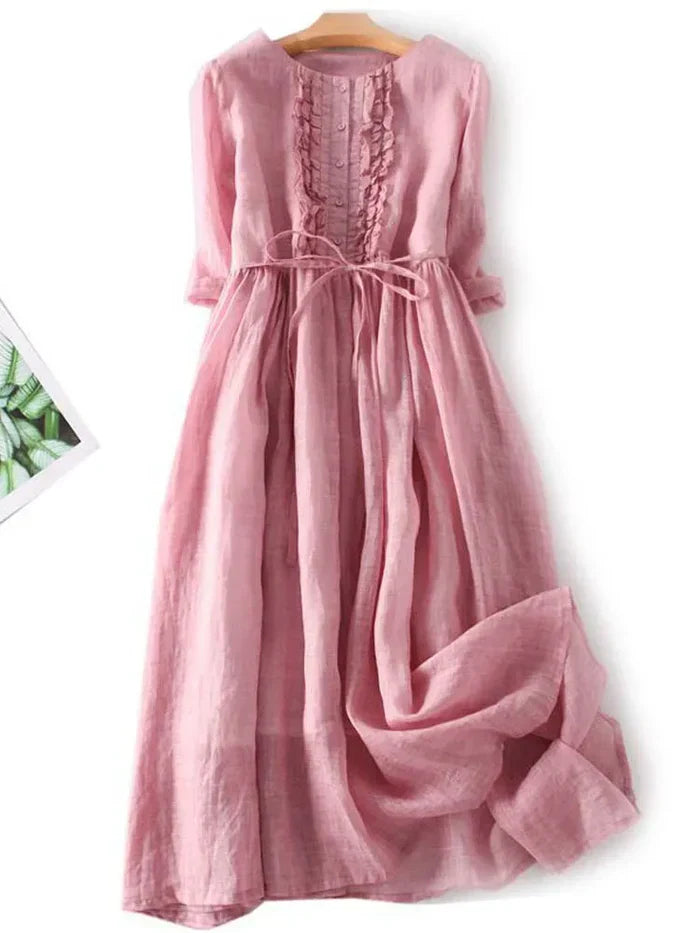 "Elegante linnenjurk in zomerse stijl, luchtige stof, klassiek silhouet, perfect voor elke gelegenheid"