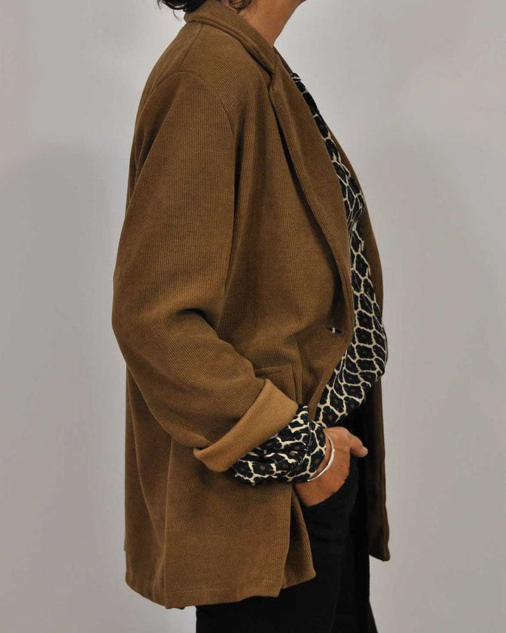 "Elegante Mireille blouse dames met V-hals en geometrisch patroon, lange mouwen, ideaal voor elke stijl en gelegenheid."