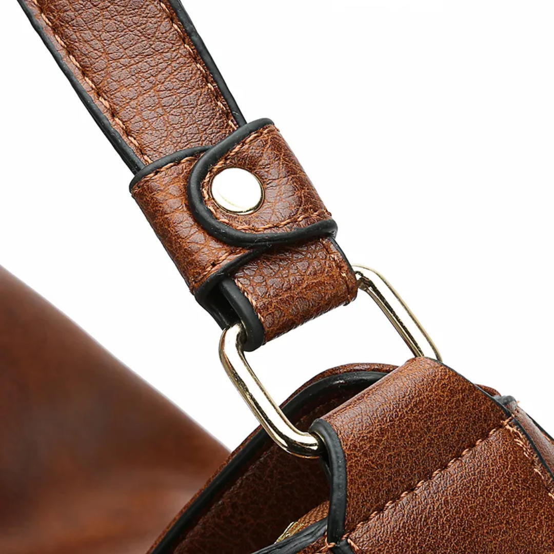 "Elegante rode hobo tas voor dames met vintage charme, ruim interieur, ideaal voor dagelijks gebruik in stijl."