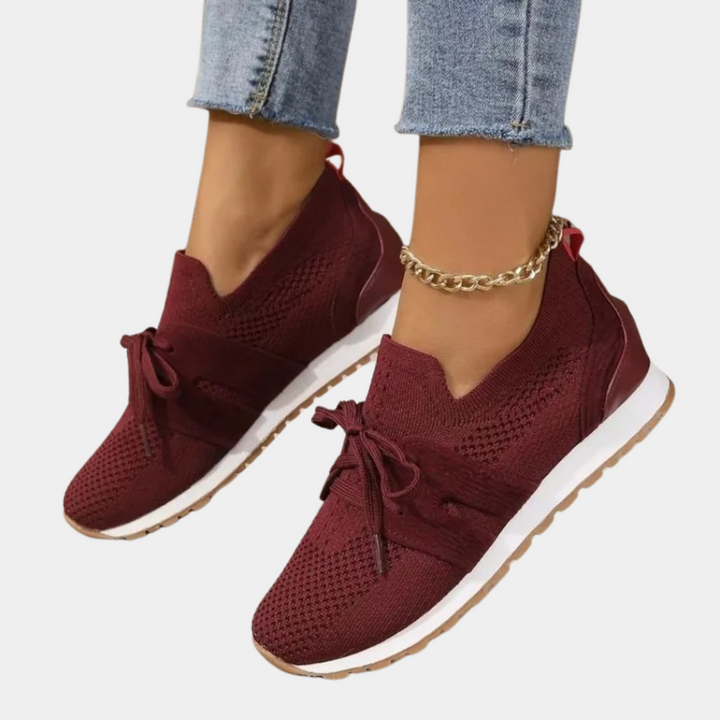 "Elegante slip-on damessneakers met tijdloos design, zachte binnenzool en veelzijdigheid voor elke gelegenheid."