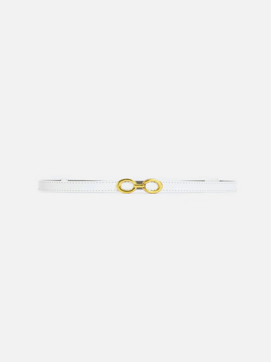 "Elegante smalle damesriem van leer met moderne gouden ringengesp, ideaal voor elke stijlvolle outfit"