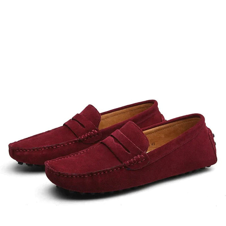 "Elegante suède herenloafers in Italiaanse stijl, bruine kleur, met comfortabele pasvorm voor casual en formele gelegenheden.
