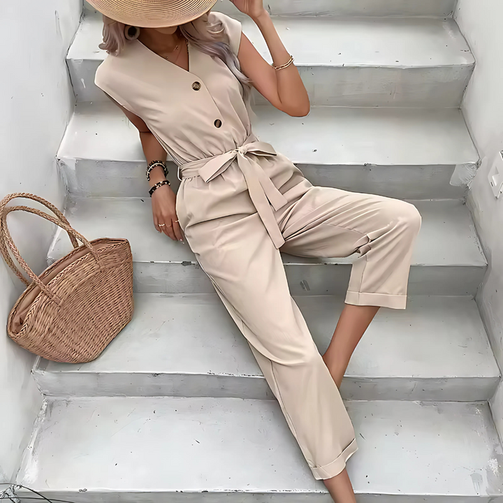 "Elegante V-hals dames jumpsuit, kort en luchtig, met trendy korte mouwen en cropped broeklengte, ideaal voor zomer"