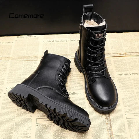"Elegante zwarte leren winterlaarzen voor dames met zachte suede en wolvoering, perfect voor stijl en comfort in de winter."