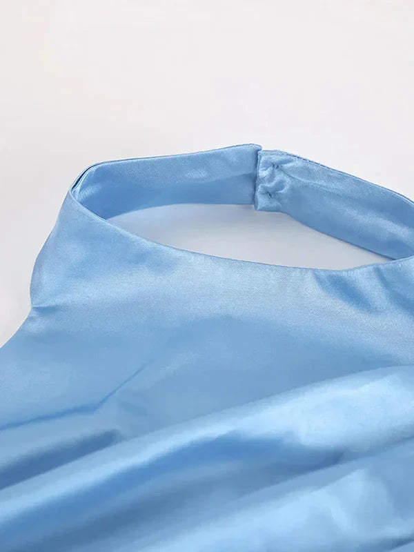 "Elegante zwarte satijnen avondjurk voor dames, stijlvol ontwerp ideaal voor gala's en bruiloften, ademend en comfortabel."