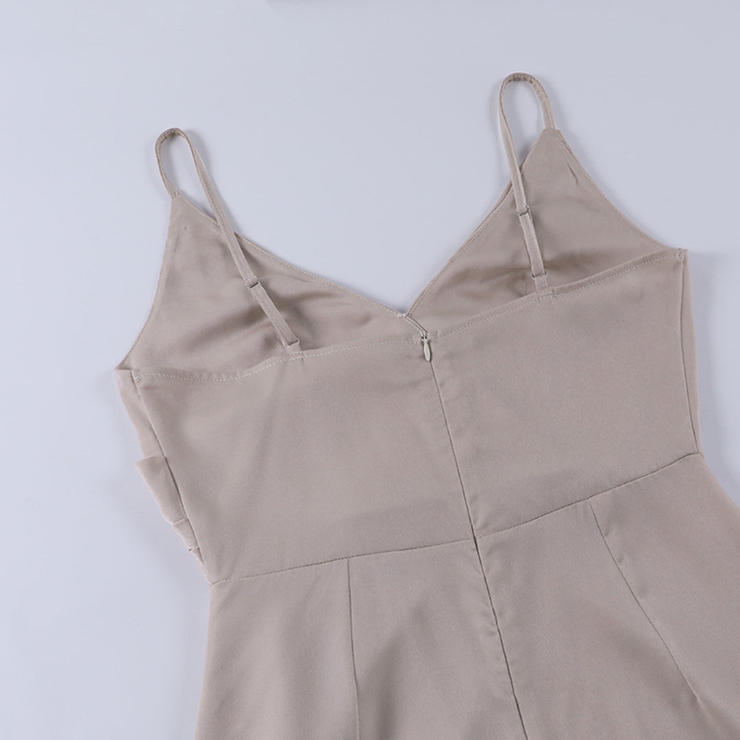 "Elegante zwarte Seraphina maxi jurk met luxueus silhouet, ideaal voor formele evenementen, benadrukt elk figuur"