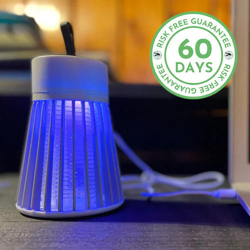 Elektrische UV-muggenverdelger, moderne witte lamp, geschikt voor binnen en buiten, trekt insecten aan met UV-licht.