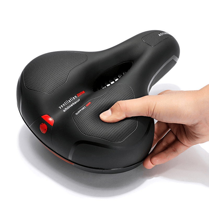 "Ergonomisch SoftRide fietszadel voor comfort, zwart kunstleer, verlicht rug- en zitbeenklachten, geschikt voor lange ritten.