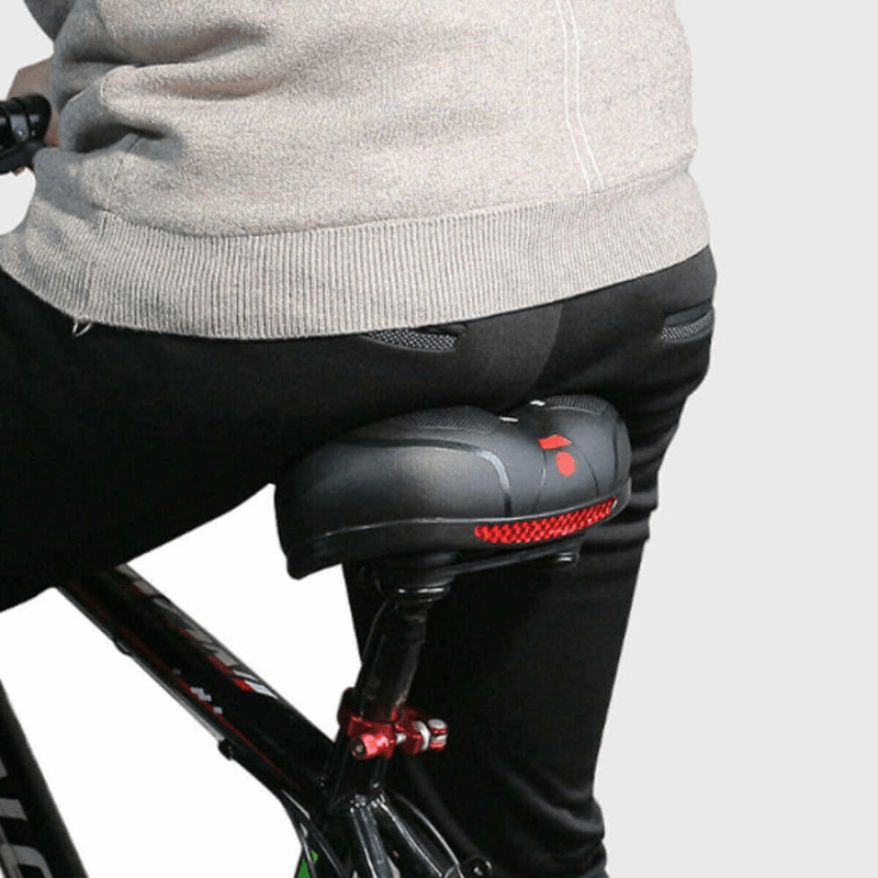"Ergonomisch SoftRide fietszadel voor comfort, zwart kunstleer, verlicht rug- en zitbeenklachten, geschikt voor lange ritten.