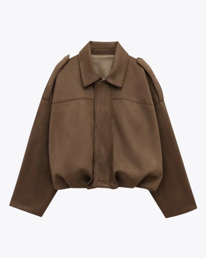 "Fabiane oversized suède damesjas in zacht wildleder, luxe neutrale tinten, comfortabele pasvorm voor stijlvolle herfstlooks"