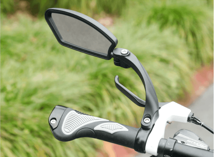 Fiets achteruitkijkspiegel met verstelbare hoek en brede reflector, helder glas, ideaal voor veilig fietsend verkeerzicht.