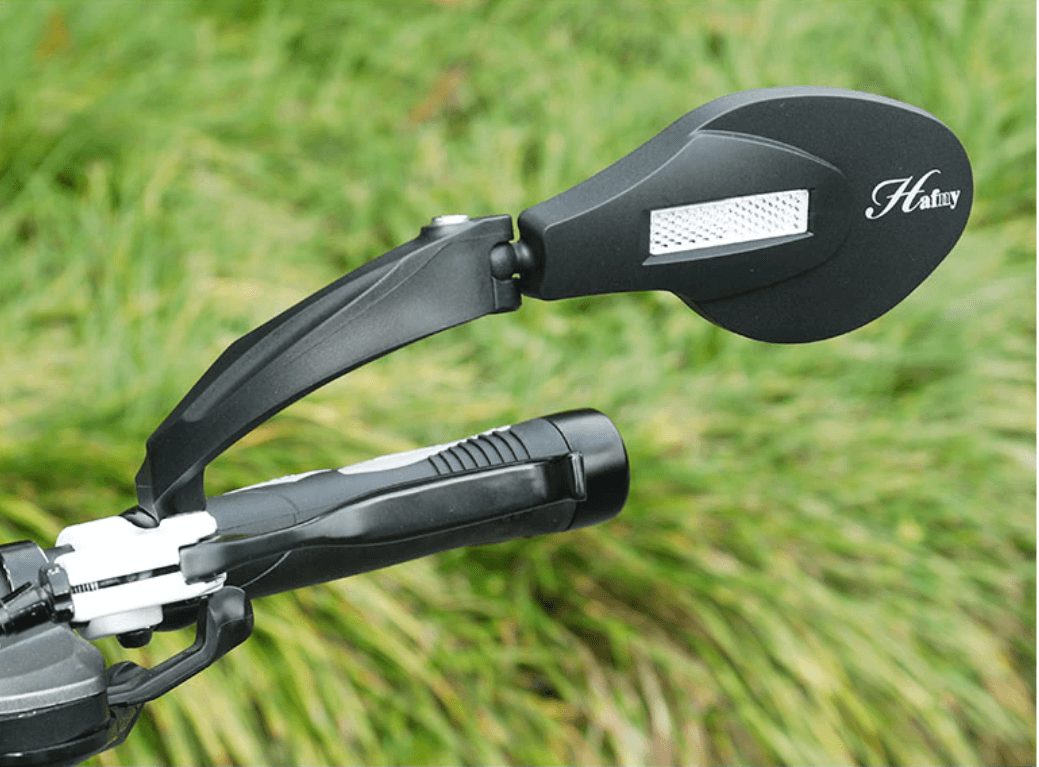Fiets achteruitkijkspiegel met verstelbare hoek en brede reflector, helder glas, ideaal voor veilig fietsend verkeerzicht.