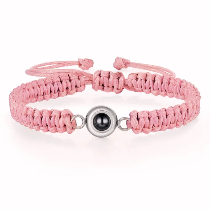 "Gepersonaliseerde foto projectie armband in zwart, unieke sieraden met verstelbaar ontwerp voor persoonlijke herinneringen."