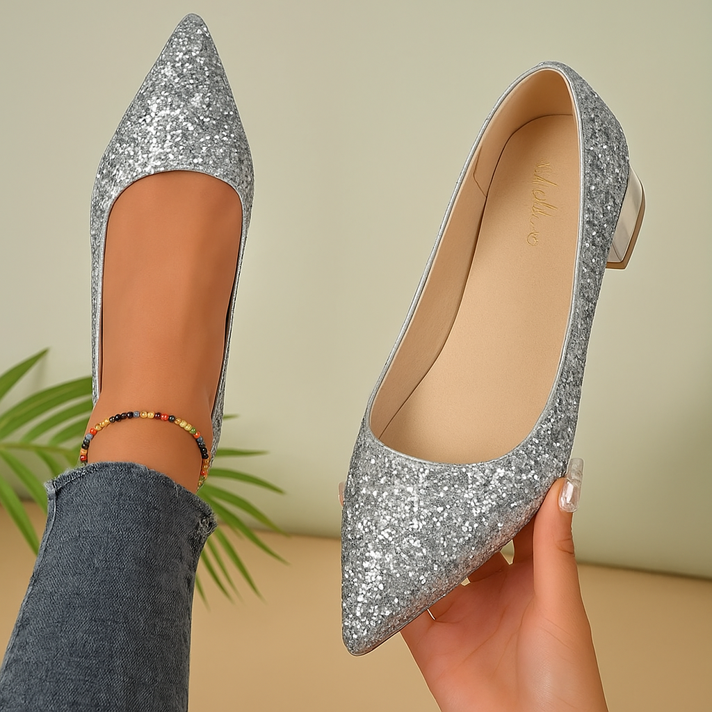 "Goudkleurige glitterballerina's met puntneus, elegant ontwerp voor dames, stijlvolle flats voor elke gelegenheid."