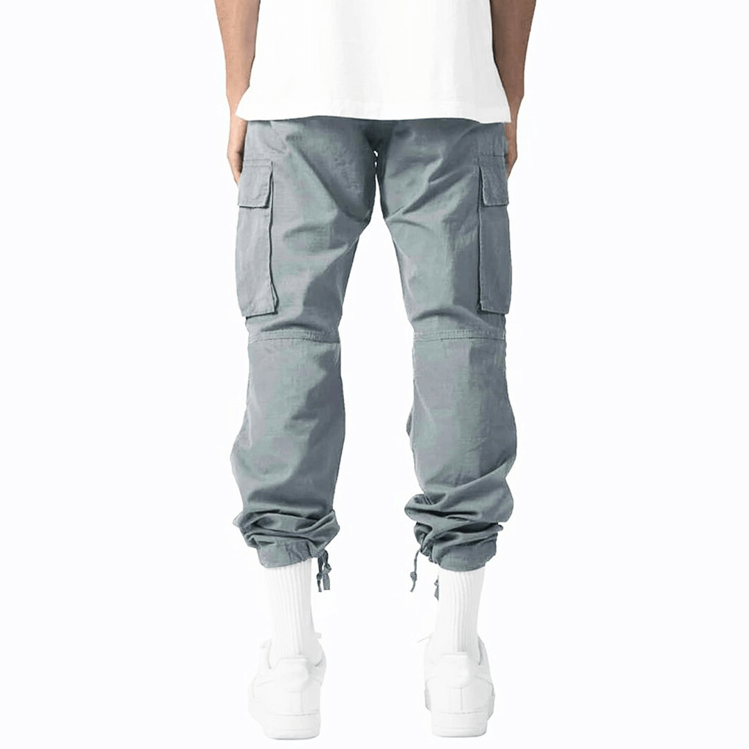"Grijze heren cargo broek met multi-pocket ontwerp, comfortabele pasvorm en verstelbare tailleband, ideaal voor dagelijks geb