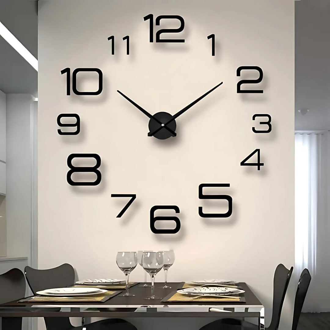 "Grote moderne zwarte wandklok met elegant, minimalistisch design, ideaal voor stijlvolle en tijdloze woonkamerinrichting."