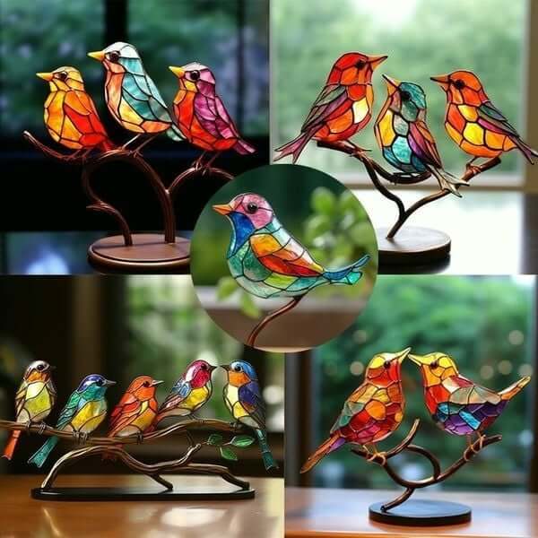 "Handgemaakt kleurrijk vogelbeeld op tak, decoratief kunstbeeld met levendige kleuren, perfect voor interieurdecoratie."