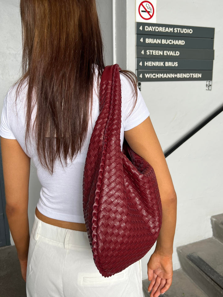 "Handgemaakte gevlochten Tess schoudertas, elegant design, stijlvolle tas voor elke gelegenheid, vrouwenaccessoire"