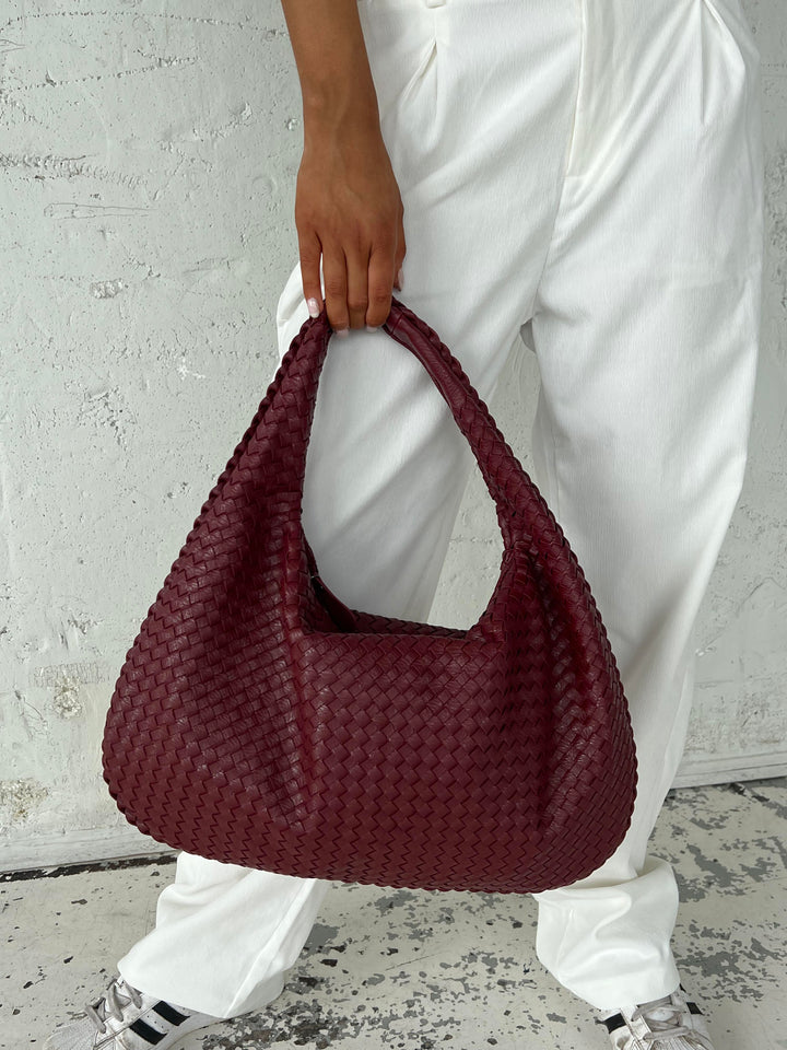 "Handgemaakte gevlochten Tess schoudertas, elegant design, stijlvolle tas voor elke gelegenheid, vrouwenaccessoire"