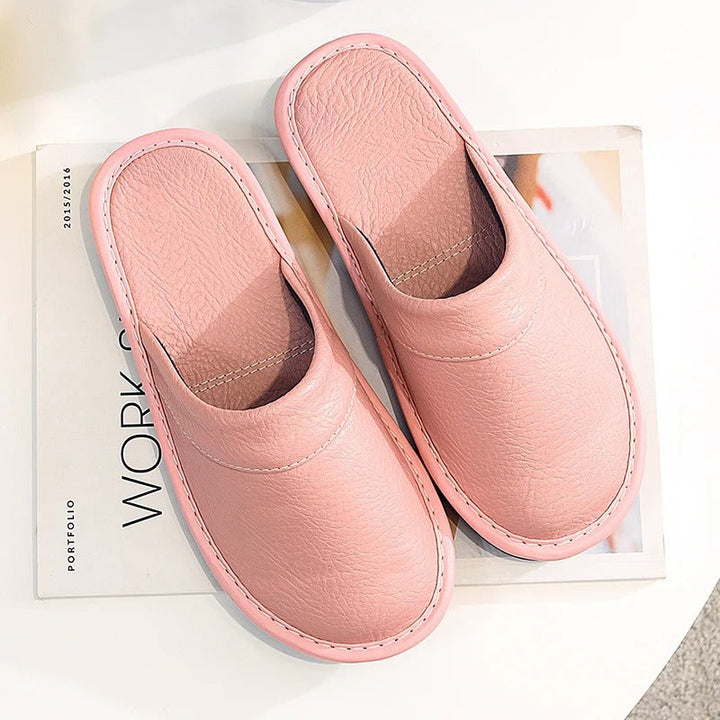 Heren leren pantoffels van hoogwaardig leder met zachte voering en duurzame zool, stijlvol ergonomisch ontwerp voor comfort.