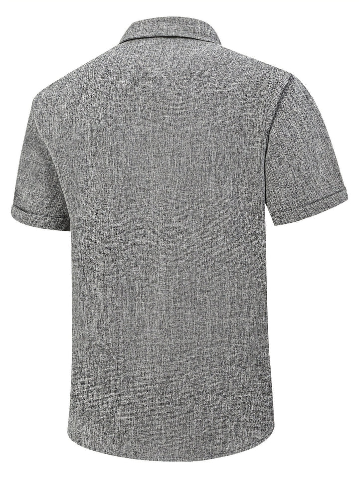 "Heren linnen overhemd, kort en lichtgewicht, zomers casual shirt met knoopsluiting en omgeslagen kraag, koele uitstraling"