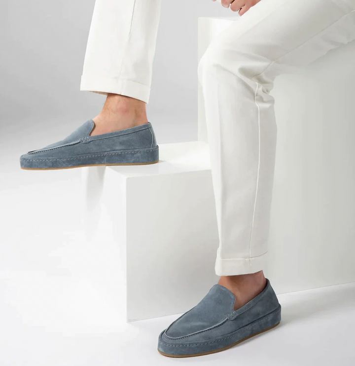 "Heren loafers, elegant en comfortabel, gestroomlijnd silhouet, kussentje voetbed, ideale keuze voor diverse outfits."