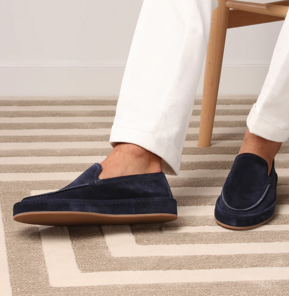 "Heren loafers, elegant en comfortabel, gestroomlijnd silhouet, kussentje voetbed, ideale keuze voor diverse outfits."