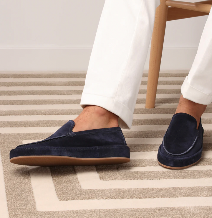 "Heren loafers, elegant en comfortabel, gestroomlijnd silhouet, kussentje voetbed, ideale keuze voor diverse outfits."